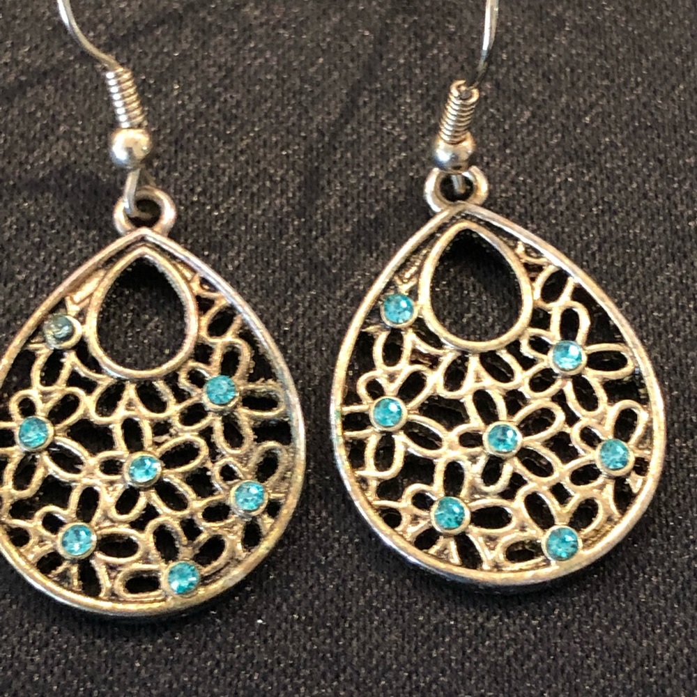 Jewelry bundle - Picture 5 of 8